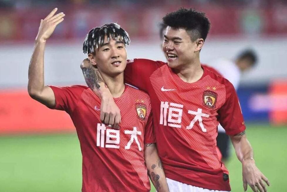 一声声坚定的;我相信，既是先辈们浪漫的革命信仰，也是今日中国的民族自信